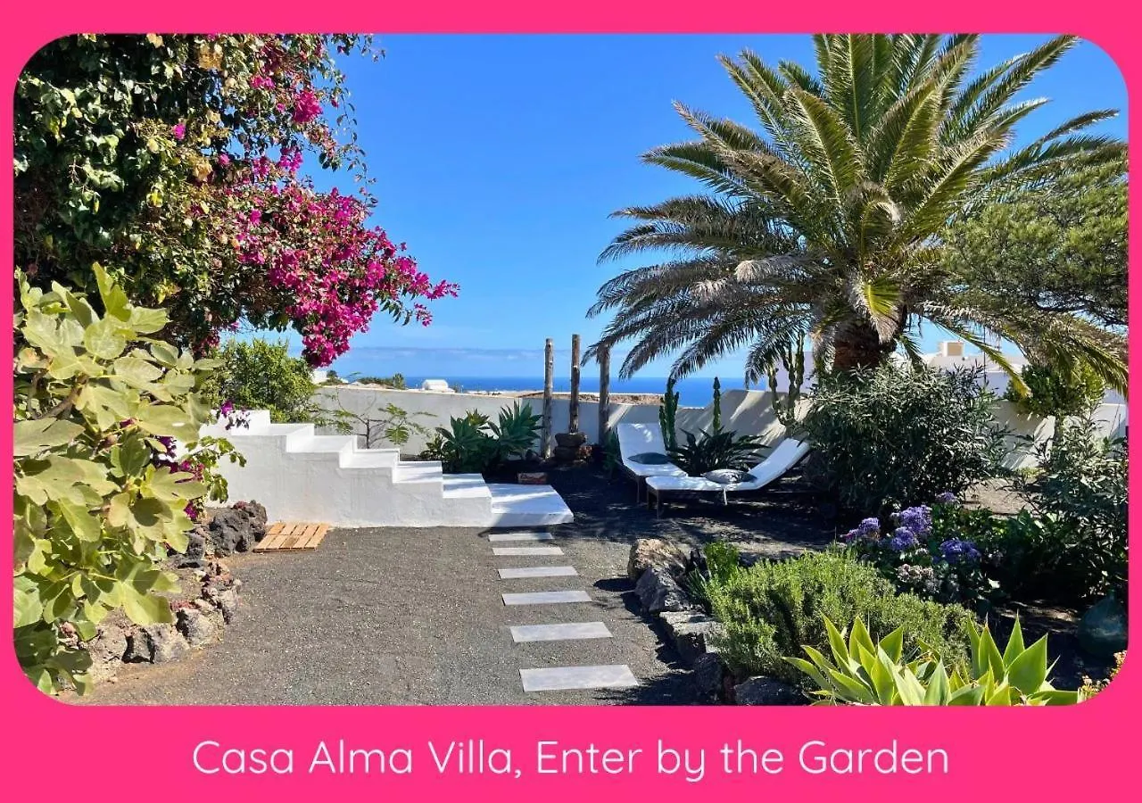 Hébergement de vacances Full Relaxation - Private Villa - Sea View - Private Garden - 2 Terraces - 3 Bedrooms - Wifi - Parking - Washing Machine Güime Espagne