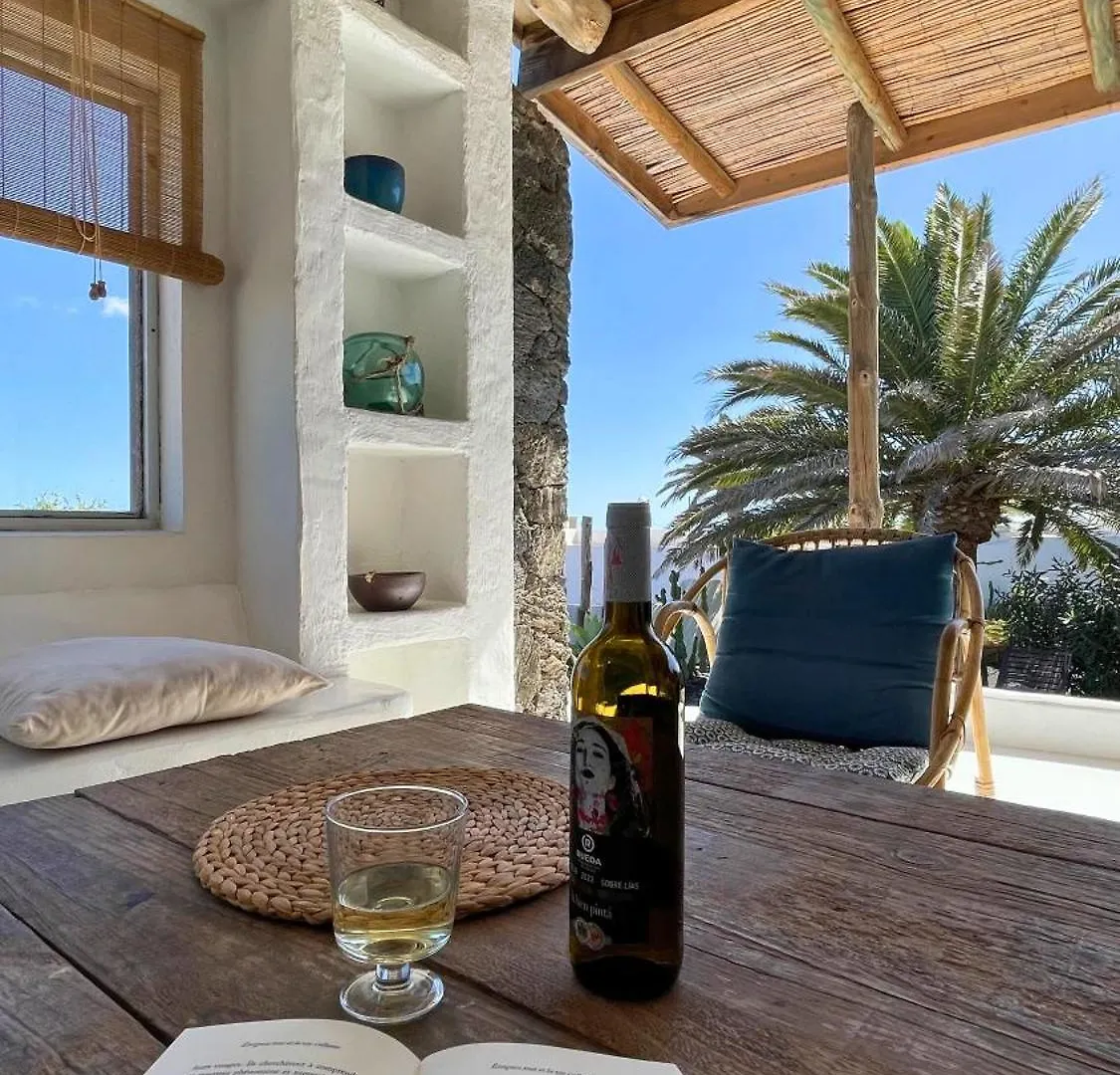 Dom wakacyjny Full Relaxation - Private Villa - Sea View - Private Garden - 2 Terraces - 3 Bedrooms - Wifi - Parking - Washing Machine Güime